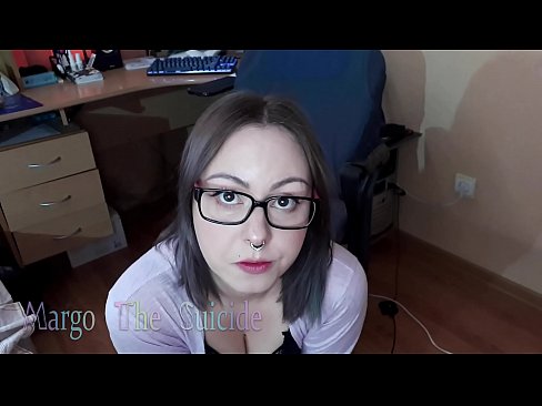 ❤️ Sexy Girl mit Brille saugt Dildo tief vor der Kamera ❤ Homemade porn bei uns ❌❤